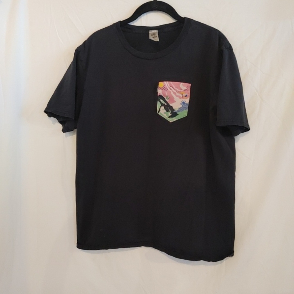 LSP T-‎ Shirt Men's Sz L Black Contrast Pocket Tee Colorful Crewneck Cotton.